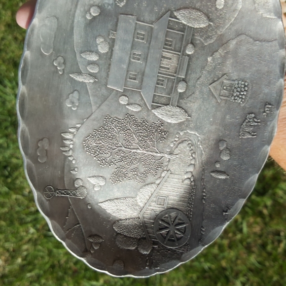 AMERICAN FORGING, LLC ♡ Hand Hammered Aluminum Country Farm Scene Oval Tray - Picture 8 of 16
